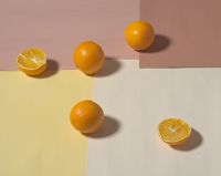 Henri Peyre & Catherine Auguste - Composition avec quatre oranges dont une coupée
